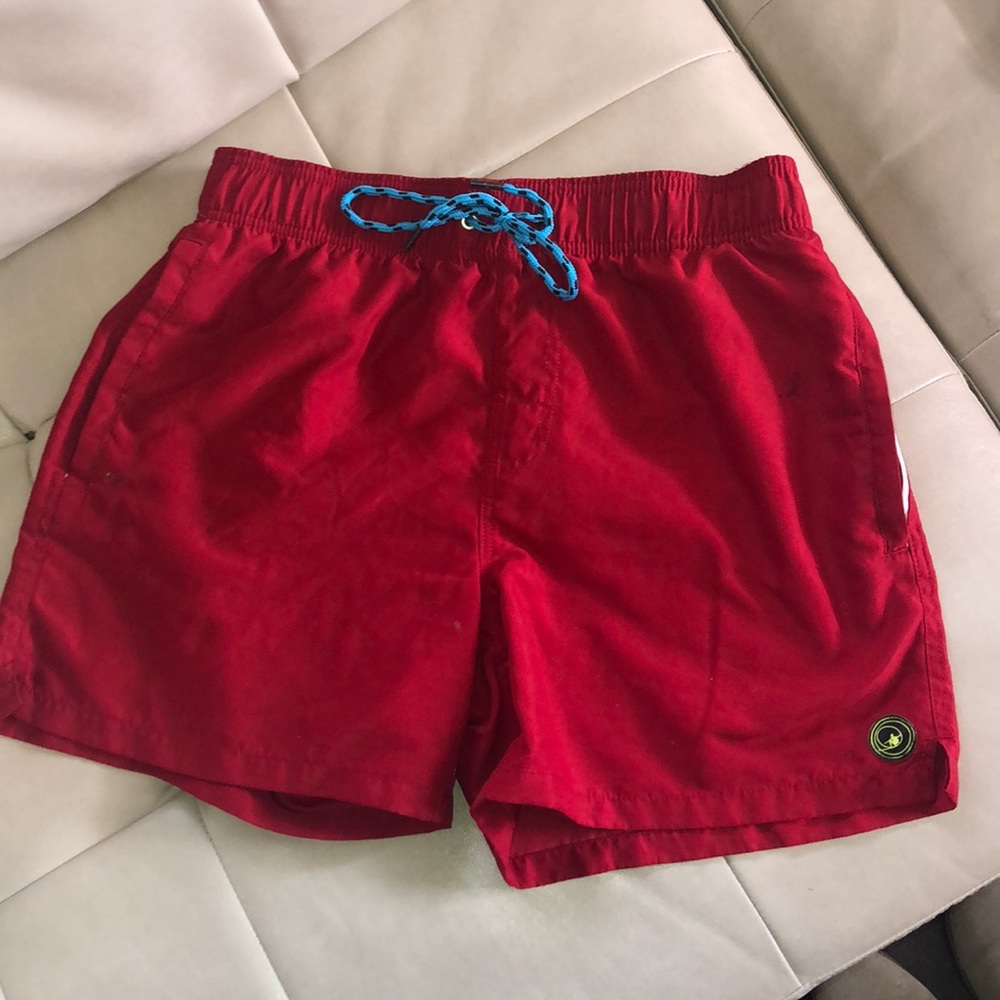 Piping hot board shorts